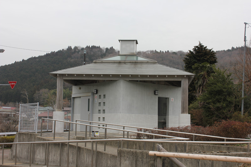足柄駅前公衆トイレ